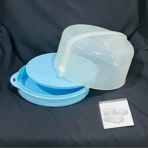 NEW (NIP) Tupperware Cool Blue Round Cake Taker w/ 2 piece base (LAST one)